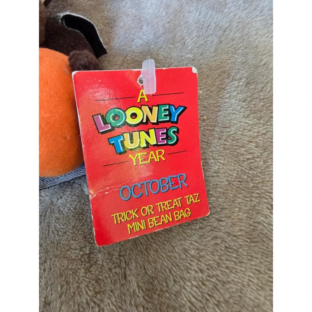 Vntg 1999 Looney Tunes Trick or Treat Taz Mini Bean Bag Plush Vampire Halloween